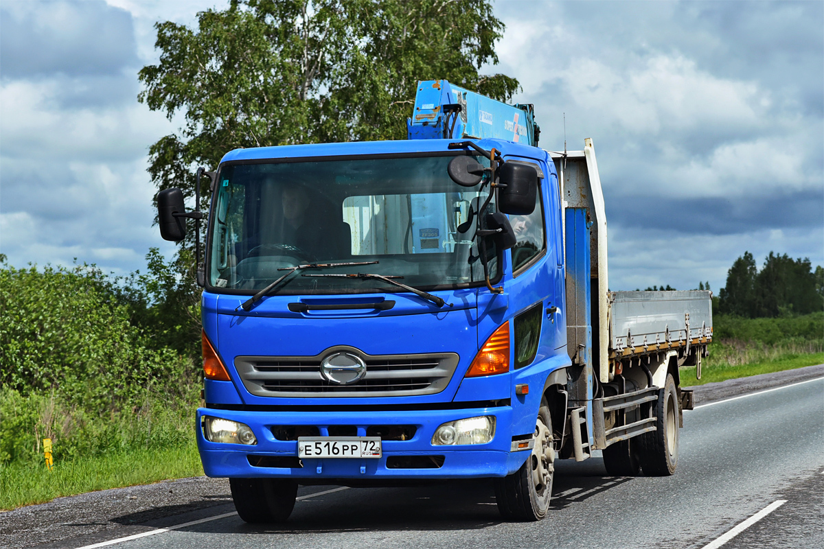 Тюменская область, № Е 516 РР 72 — Hino Ranger