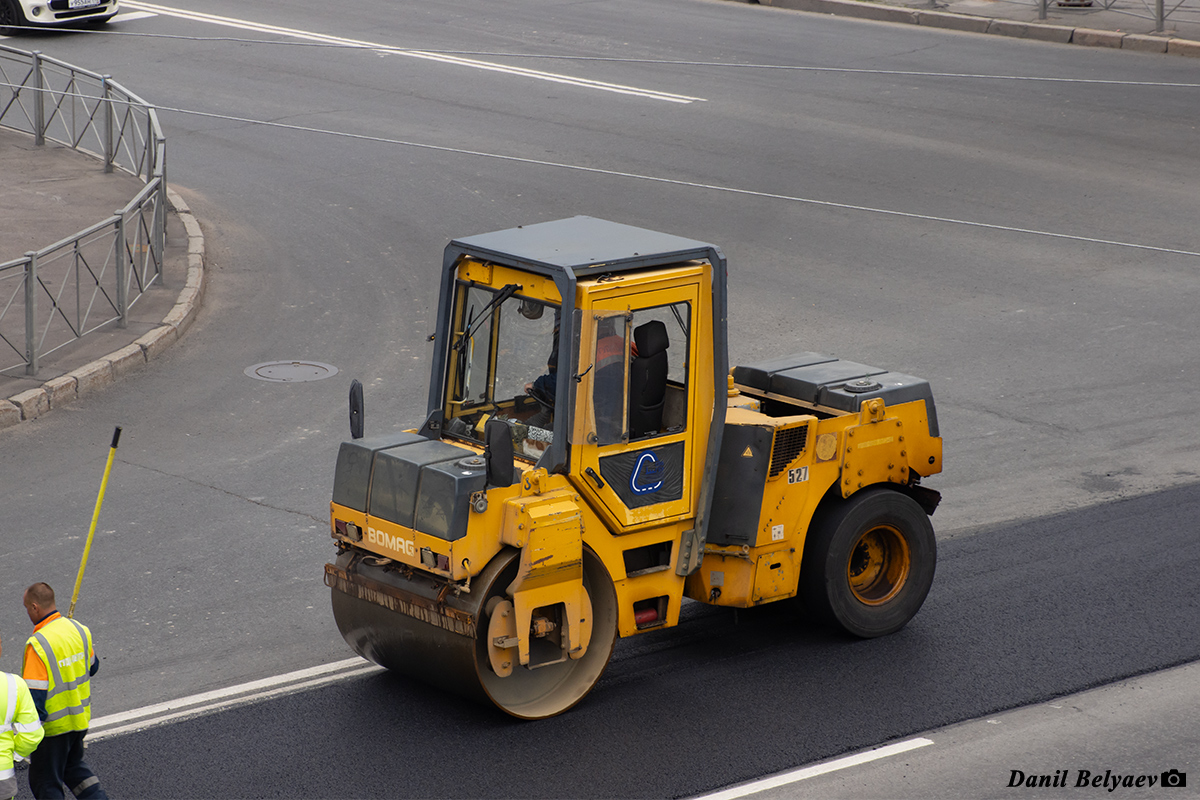 Санкт-Петербург, № 527 — Bomag BW 151 AD