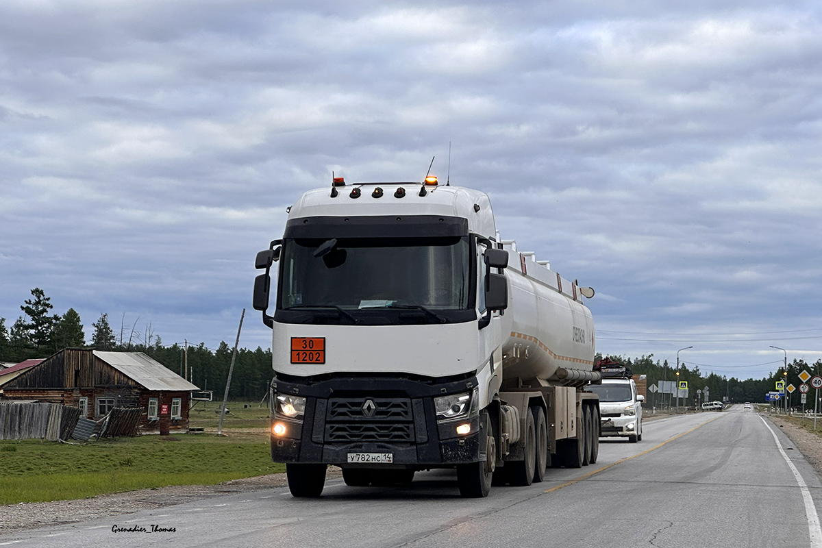 Саха (Якутия), № У 782 НС 14 — Renault T-Series ('2013)