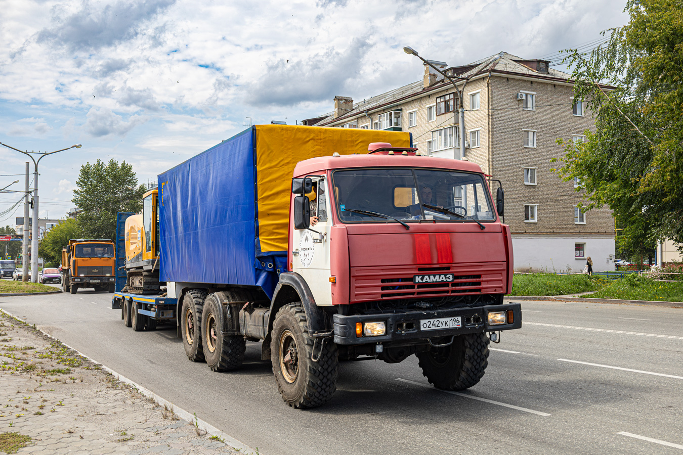 Свердловская область, № О 242 УК 196 — КамАЗ-43114-02 [43114C]