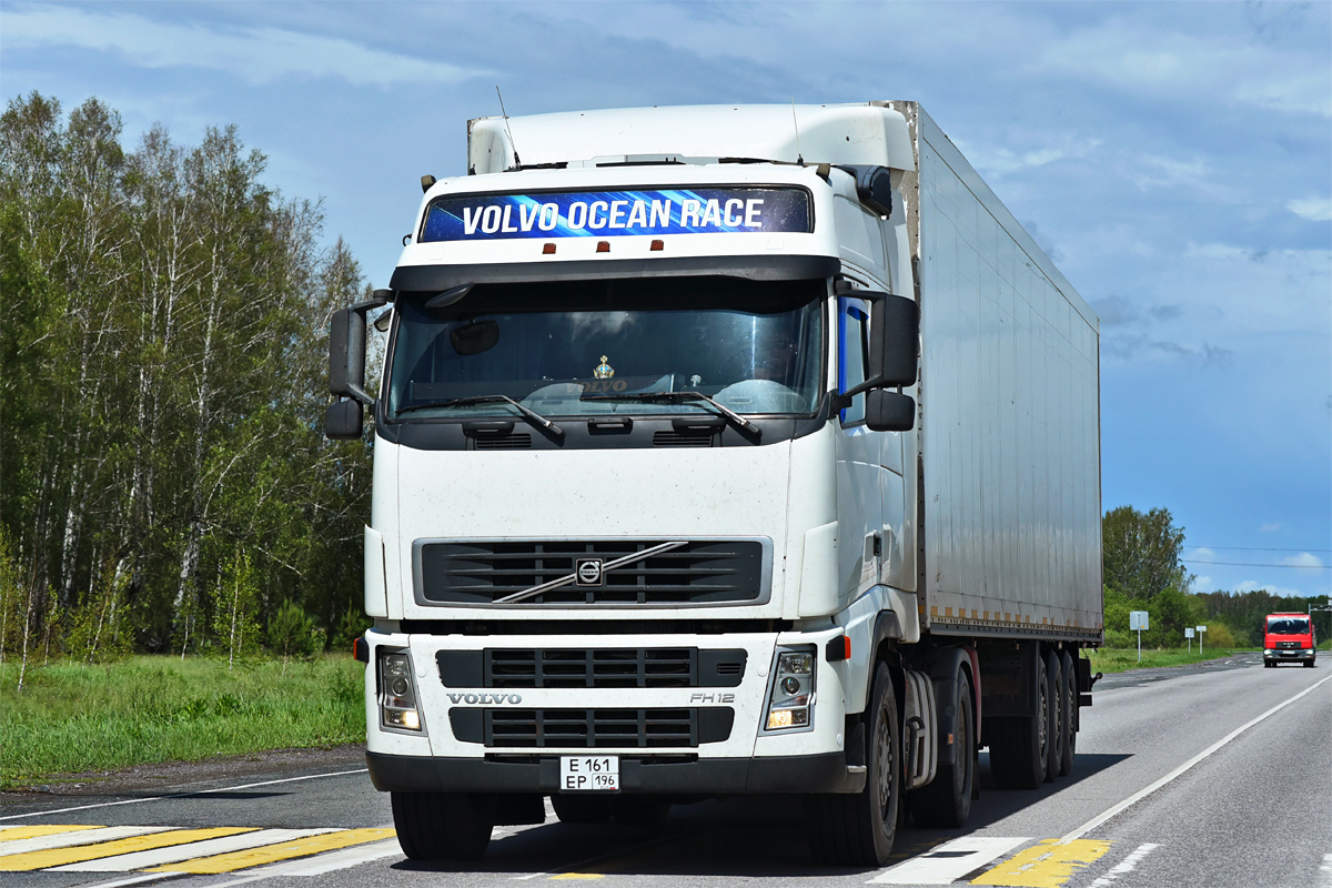 Свердловская область, № Е 161 ЕР 196 — Volvo ('2002) FH12.420