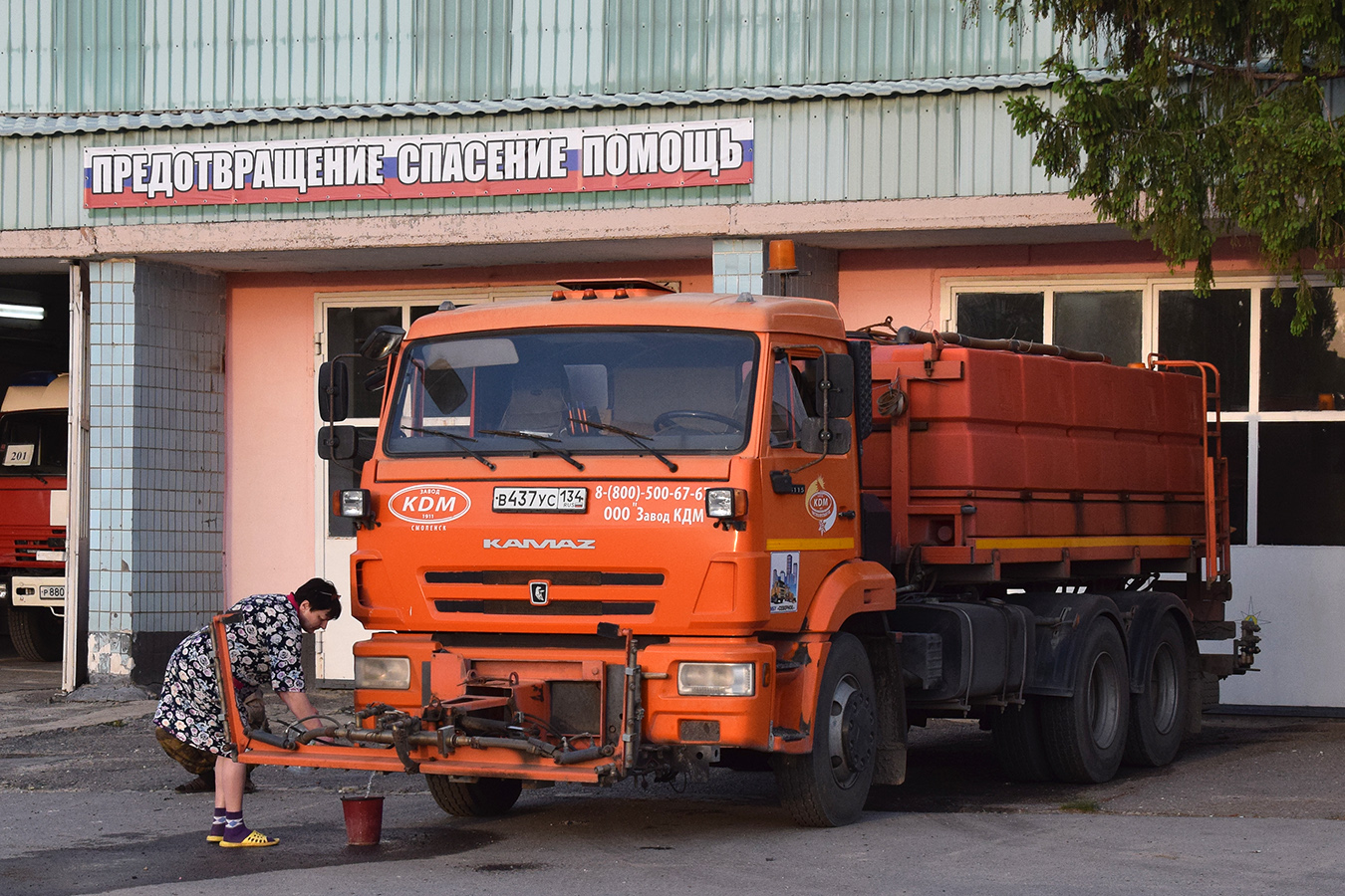 Волгоградская область, № В 437 УС 134 — КамАЗ-65115-42