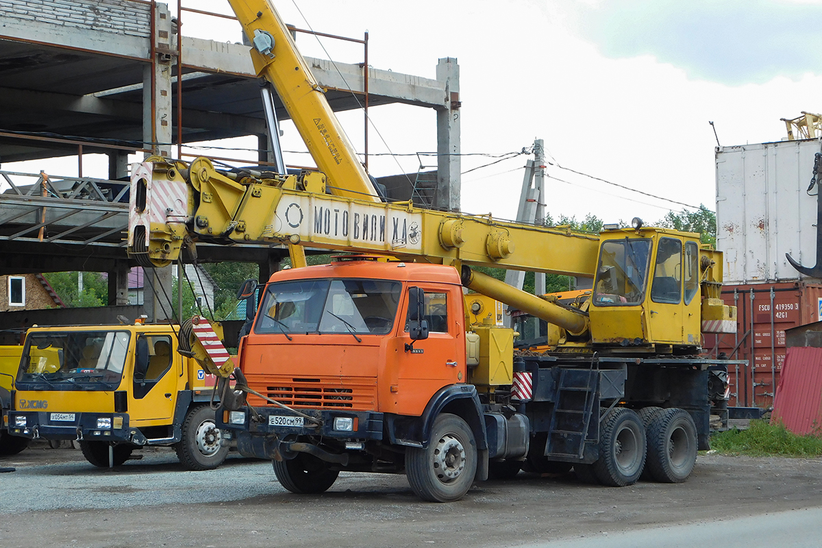 Москва, № Е 520 СМ 99 — КамАЗ-53229 (общая модель)