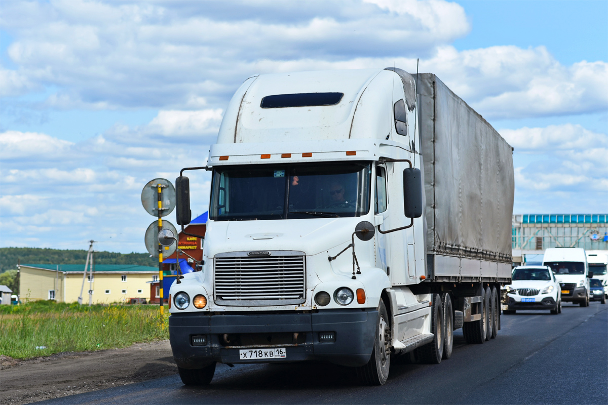 Татарстан, № Х 718 КВ 16 — Freightliner Century Class