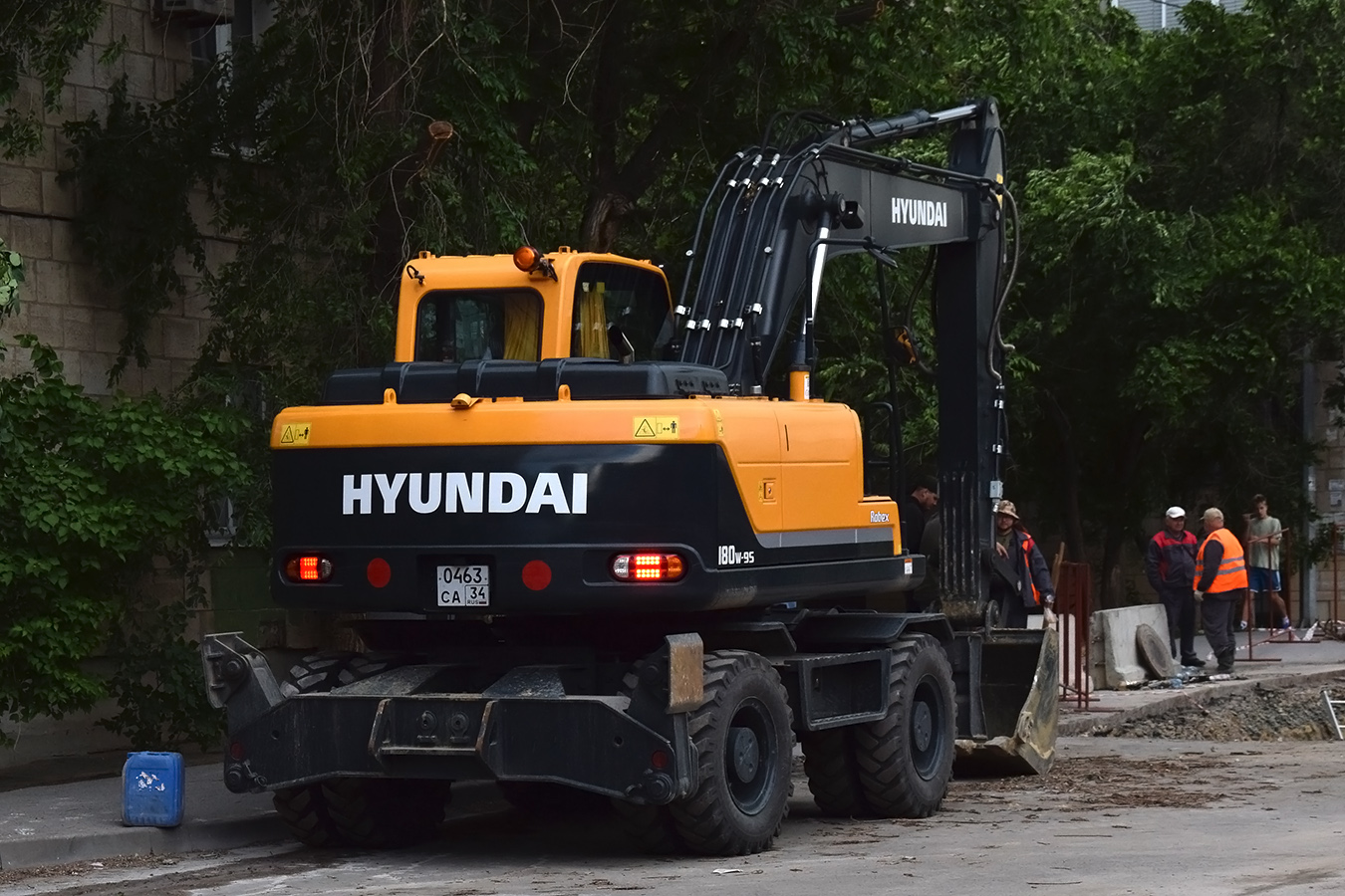 Волгоградская область, № 0463 СА 34 — Hyundai R180W