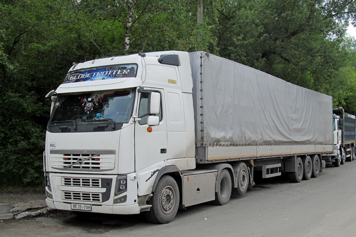 Монголия, № 8828 УАН — Volvo ('2008) FH.460