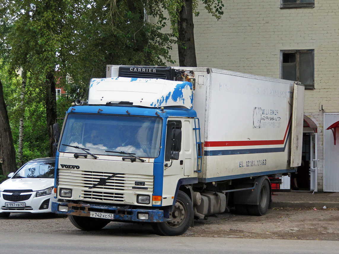 Кировская область, № У 742 ХС 43 — Volvo FL7