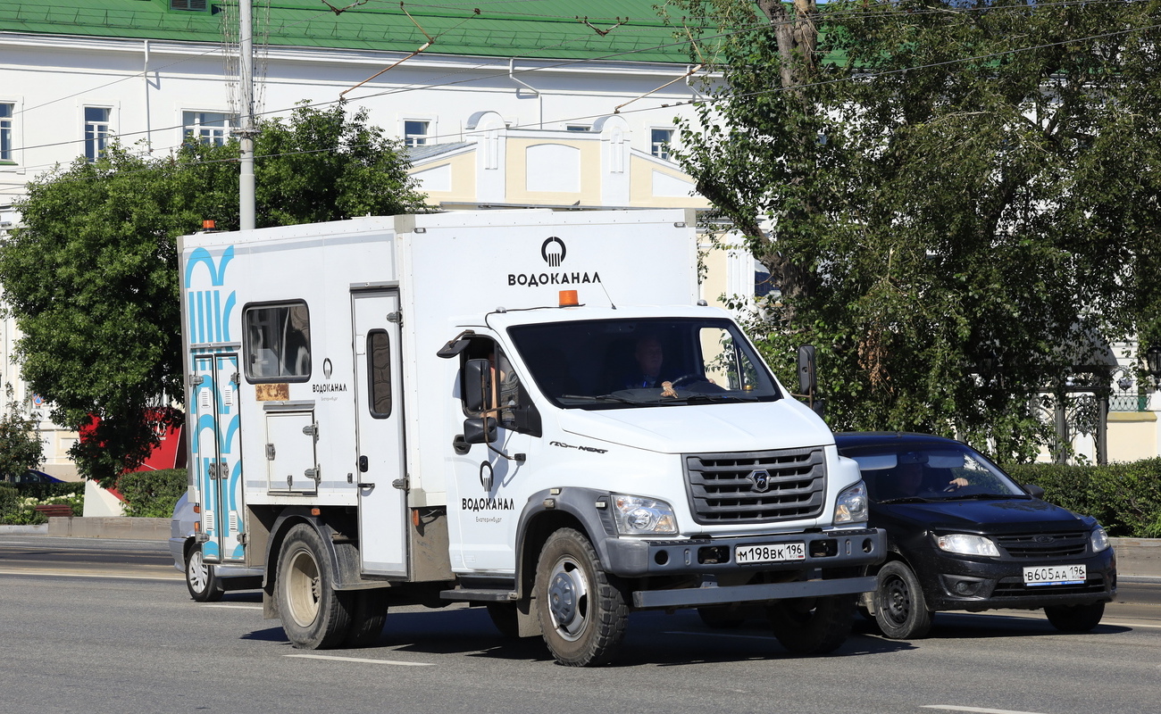 Свердловская область, № М 198 ВК 196 — ГАЗ-C41R13