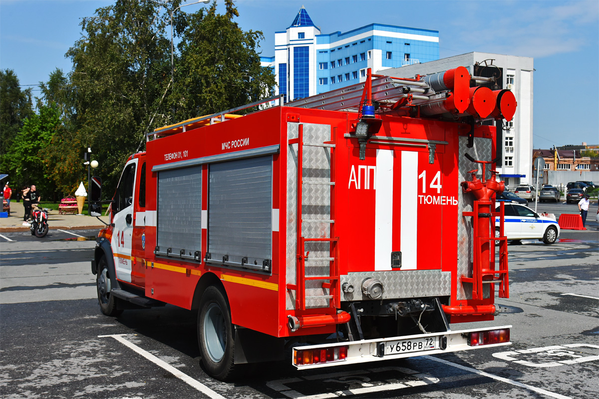 Тюменская область, № У 658 РВ 72 — ГАЗ-C42R33