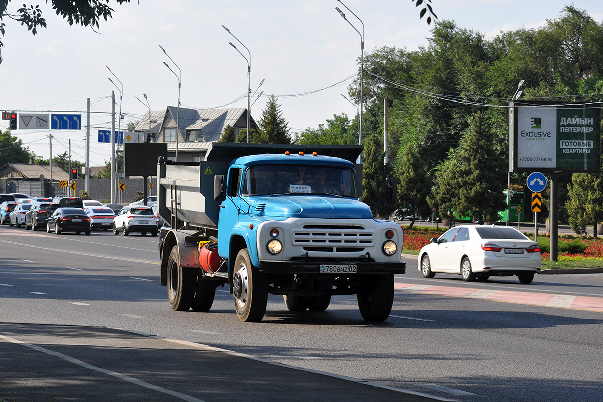 Алматы, № 780 BNZ 02 — ЗИЛ-495810