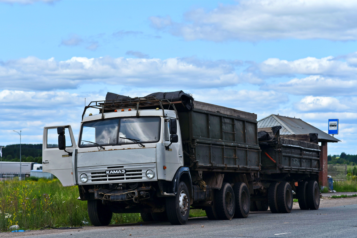 Удмуртия, № К 335 НР 18 — КамАЗ-5320