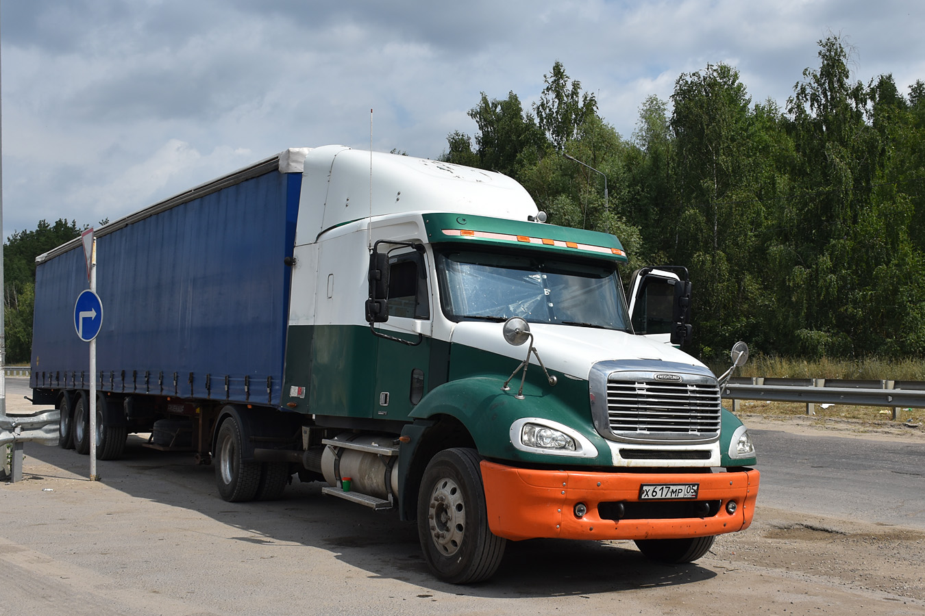Дагестан, № Х 617 МР 05 — Freightliner Columbia
