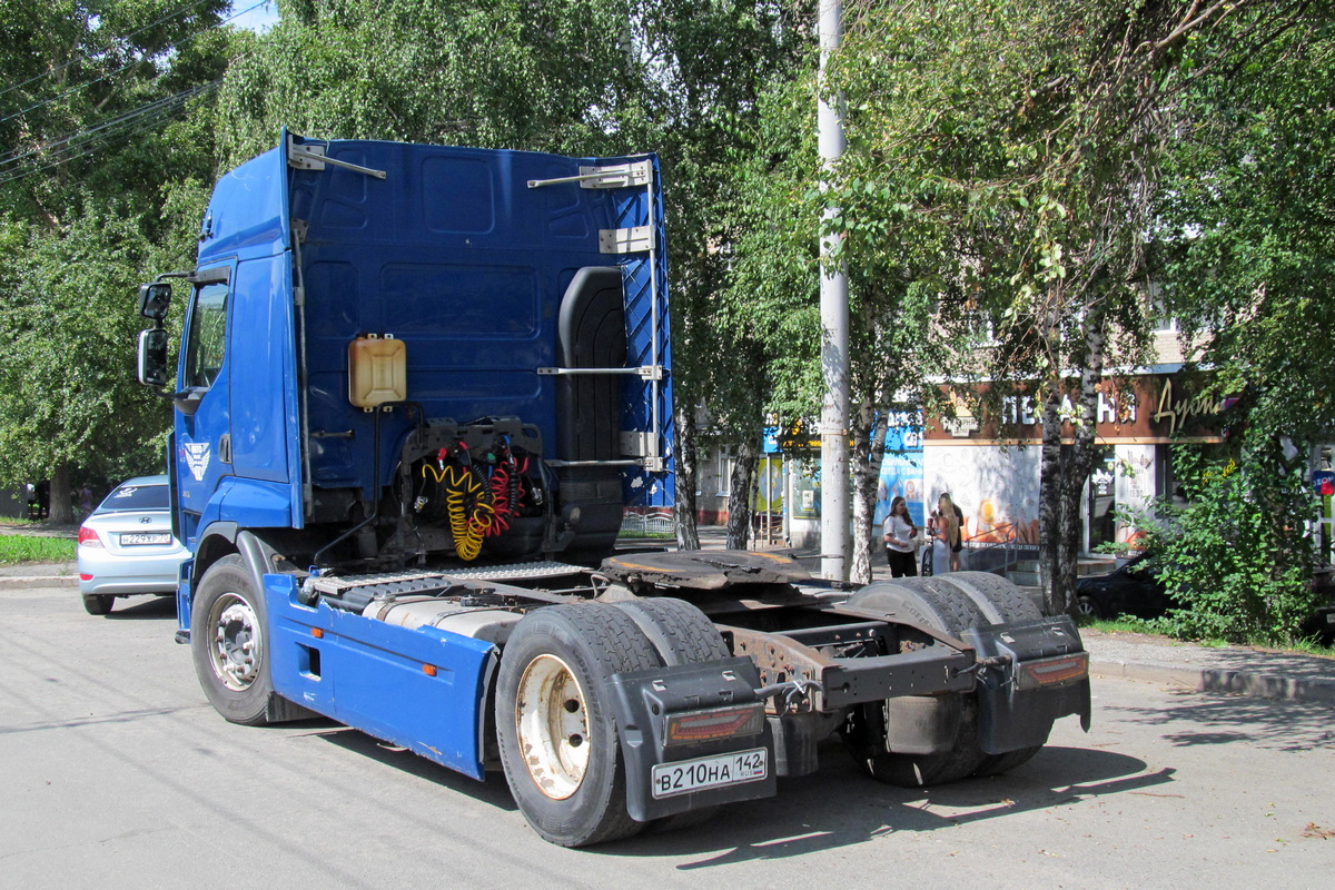 Кемеровская область, № В 210 НА 142 — Renault Premium ('2006)