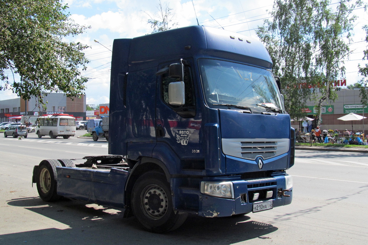 Кемеровская область, № В 210 НА 142 — Renault Premium ('2006)