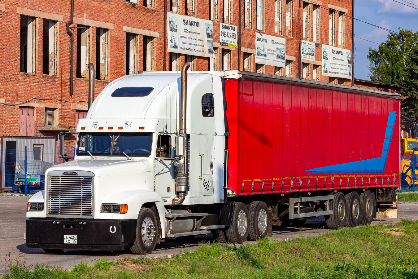 Курганская область, № К 426 КО 45 — Freightliner FLD 120