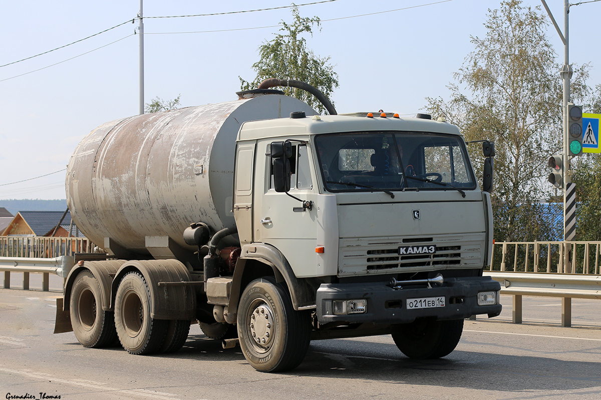 Саха (Якутия), № О 211 ЕВ 14 — КамАЗ-54115-15 [54115R]