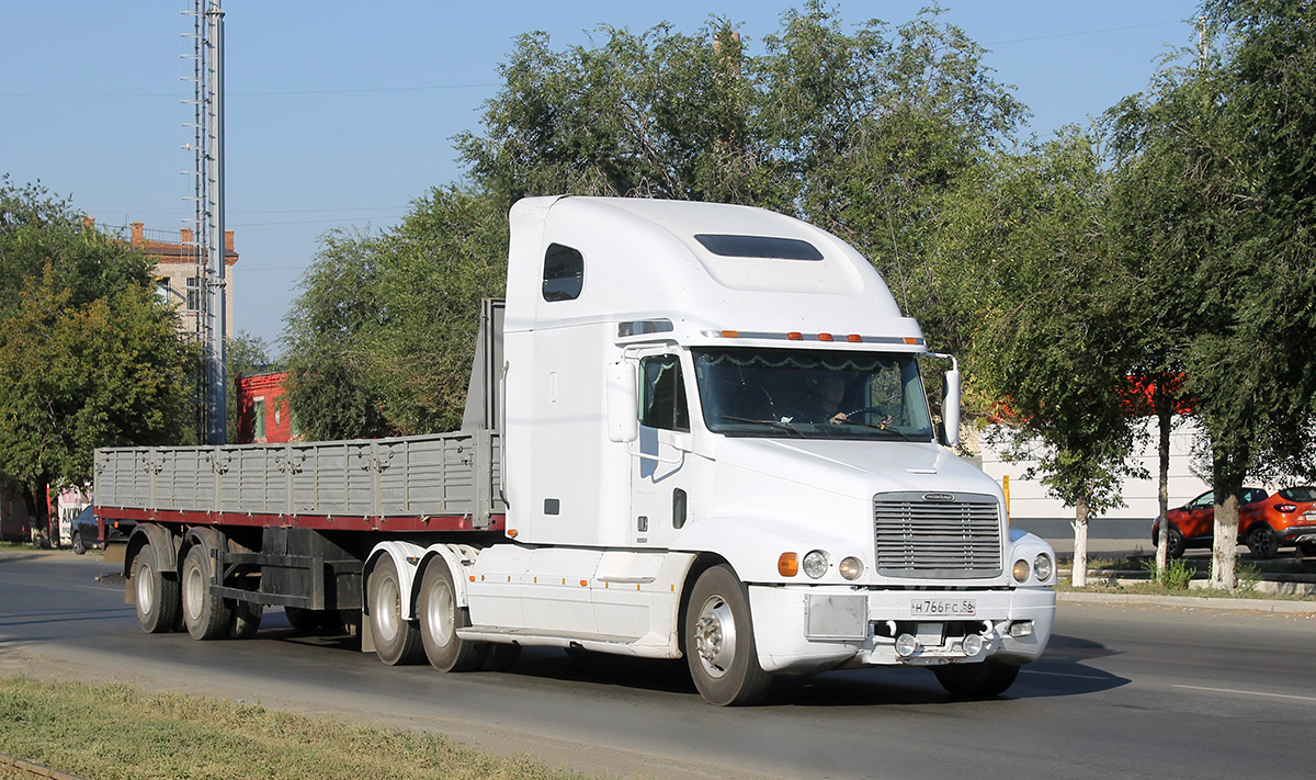 Оренбургская область, № Н 766 РС 56 — Freightliner Century Class