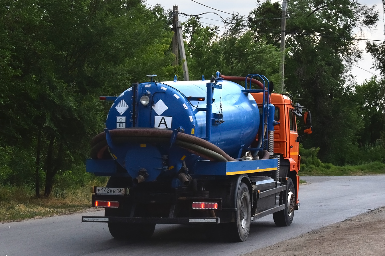 Волгоградская область, № Е 142 КВ 134 — КамАЗ-53605-46