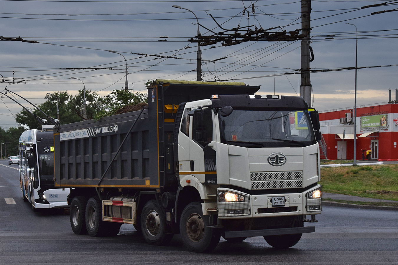 Волгоградская область, № О 984 РУ 134 — FAW J6 CA3310