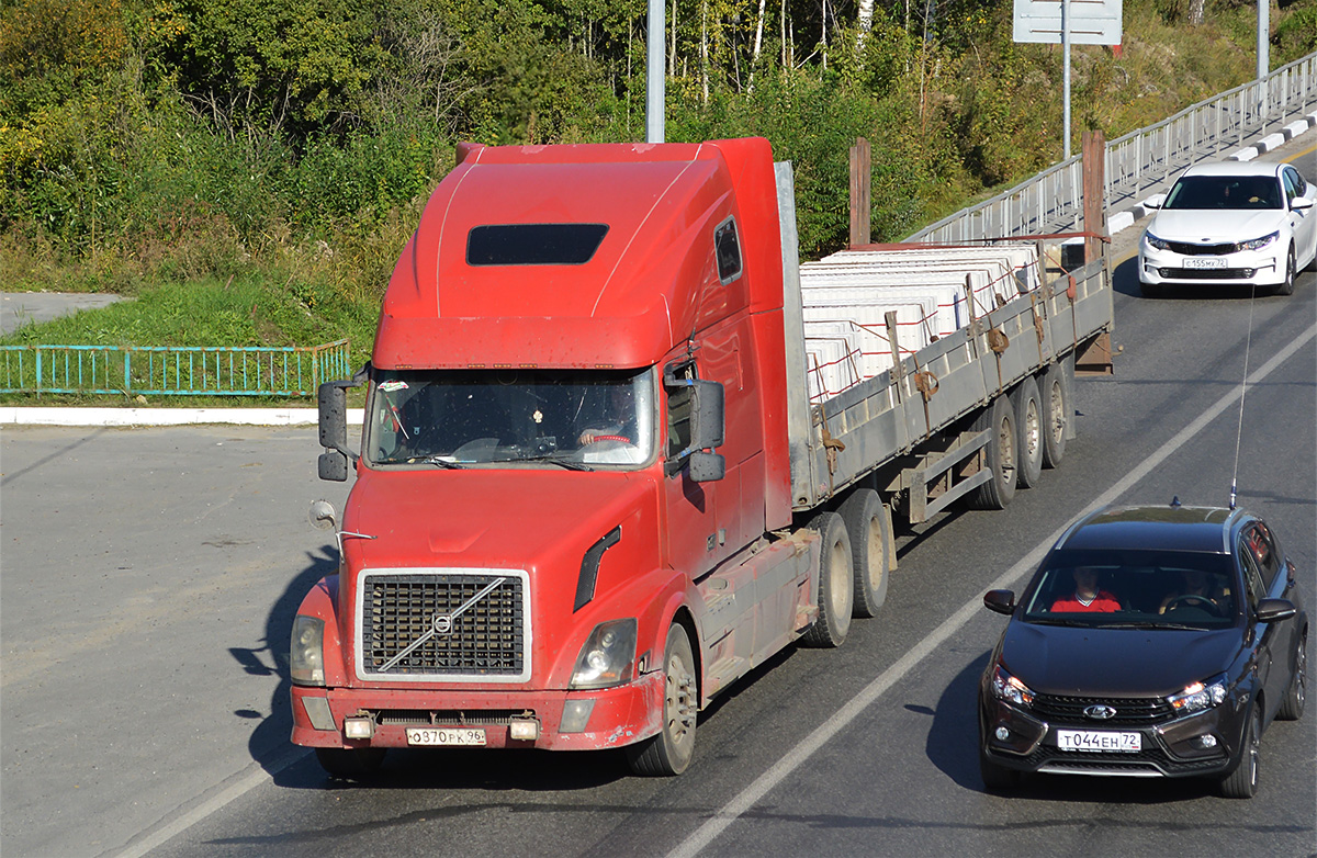 Свердловская область, № О 870 РК 96 — Volvo VNL670