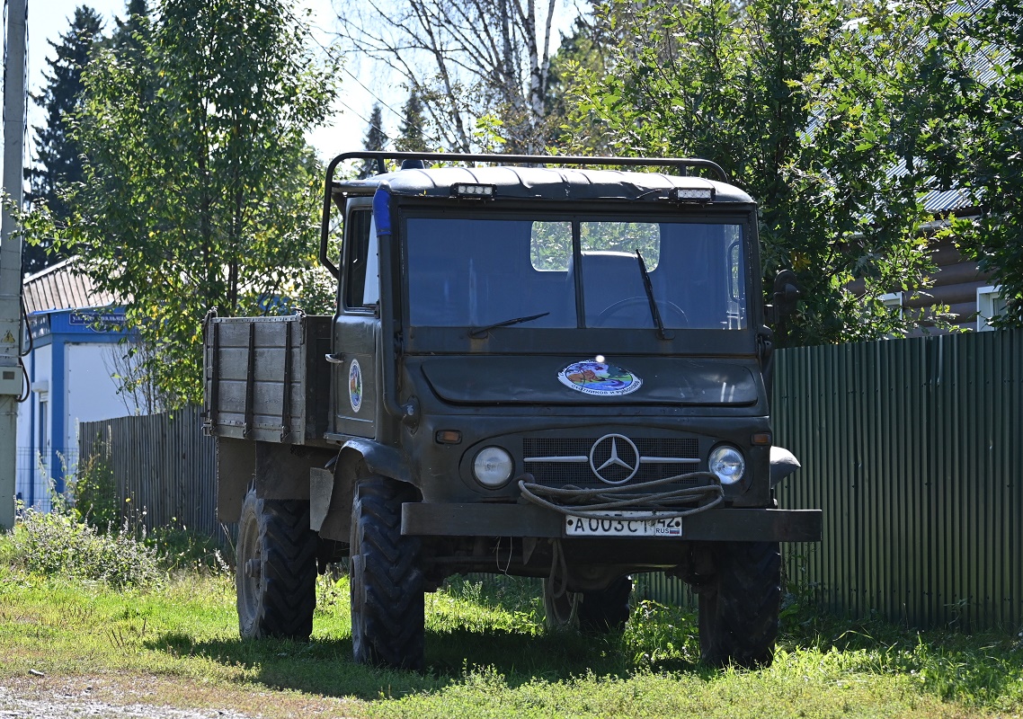 Кемеровская область, № А 003 СТ 42 — Mercedes-Benz Unimog (общ.м)