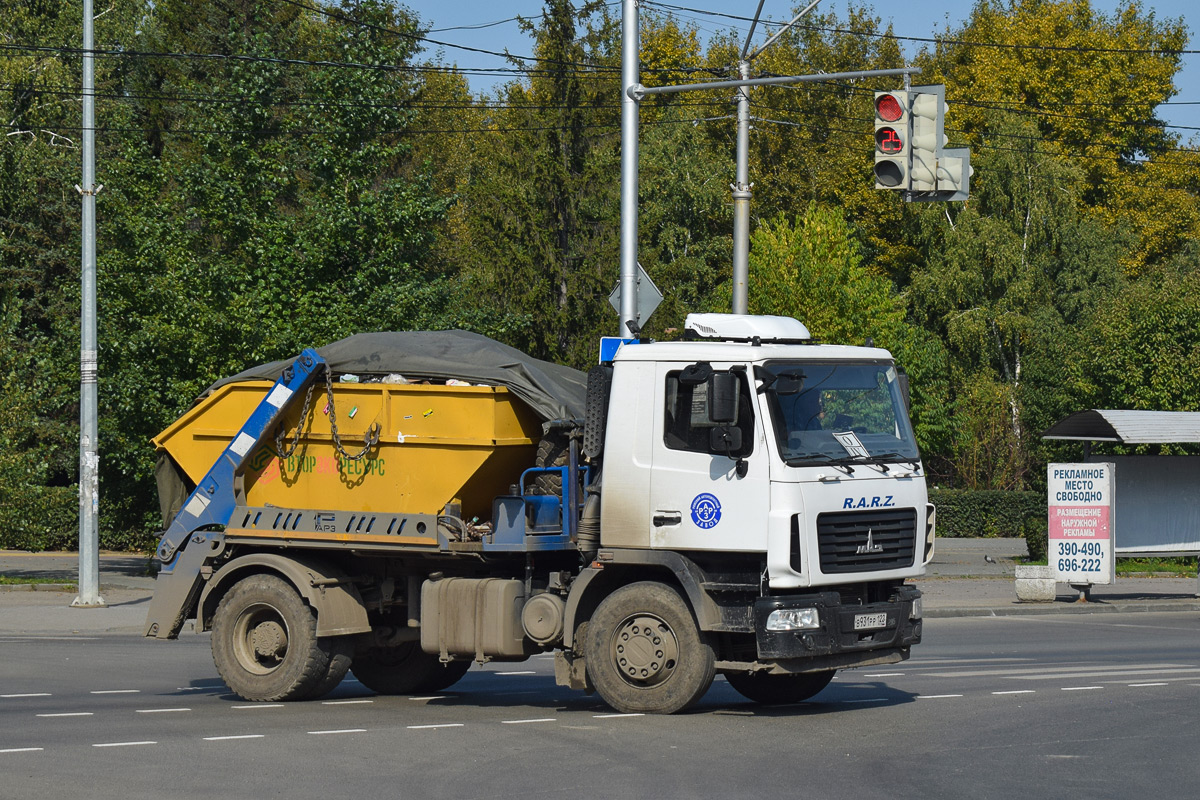 Алтайский край, № В 931 РР 122 — МАЗ-555025