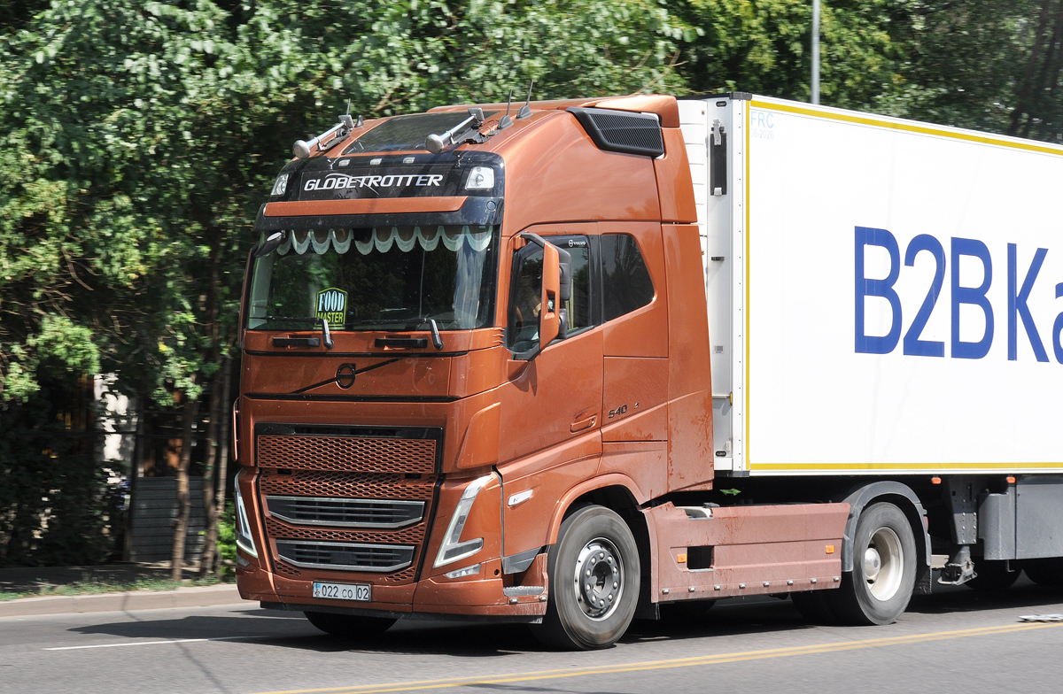 Алматы, № 022 CO 02 — Volvo ('2020) FH.540