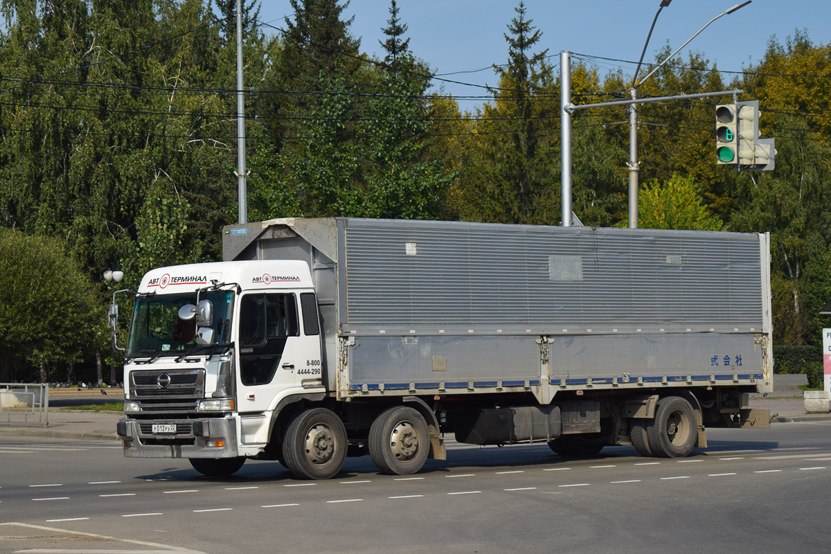 Алтайский край, № Р 013 РХ 22 — Hino FN