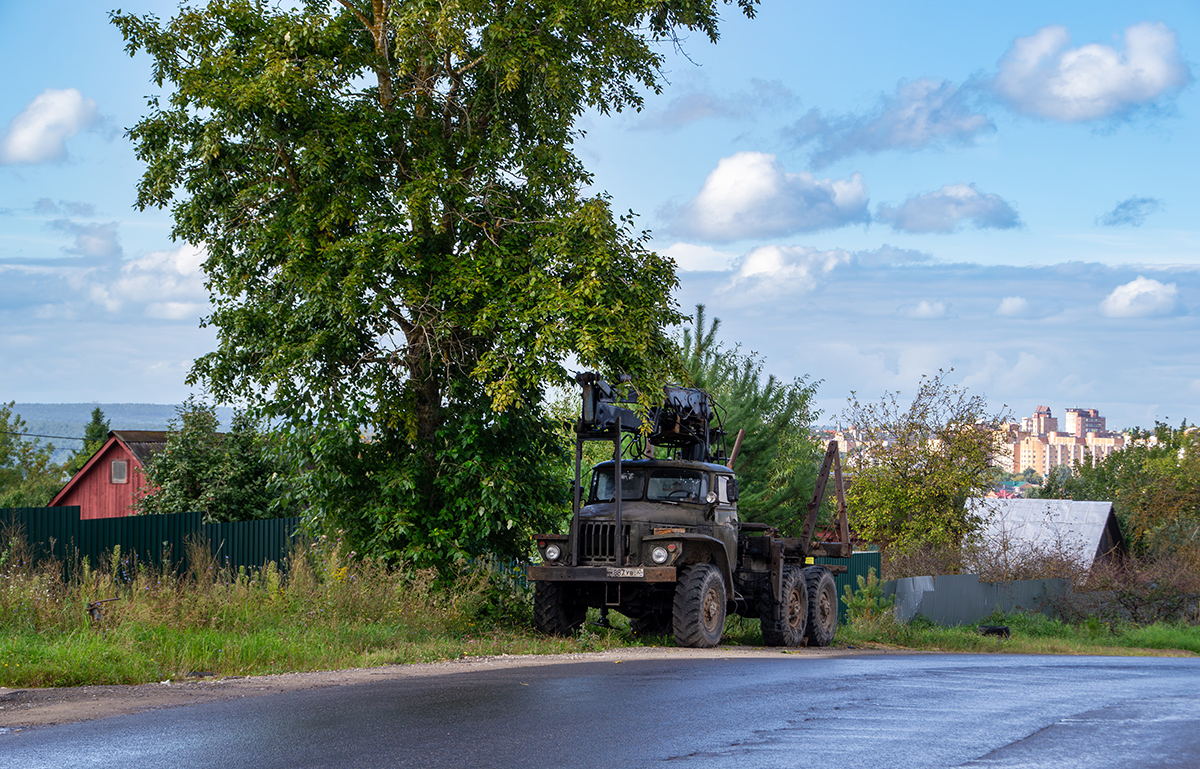 Калужская область, № М 887 УВ 40 — Урал-4320 / 5557 (общая модель)