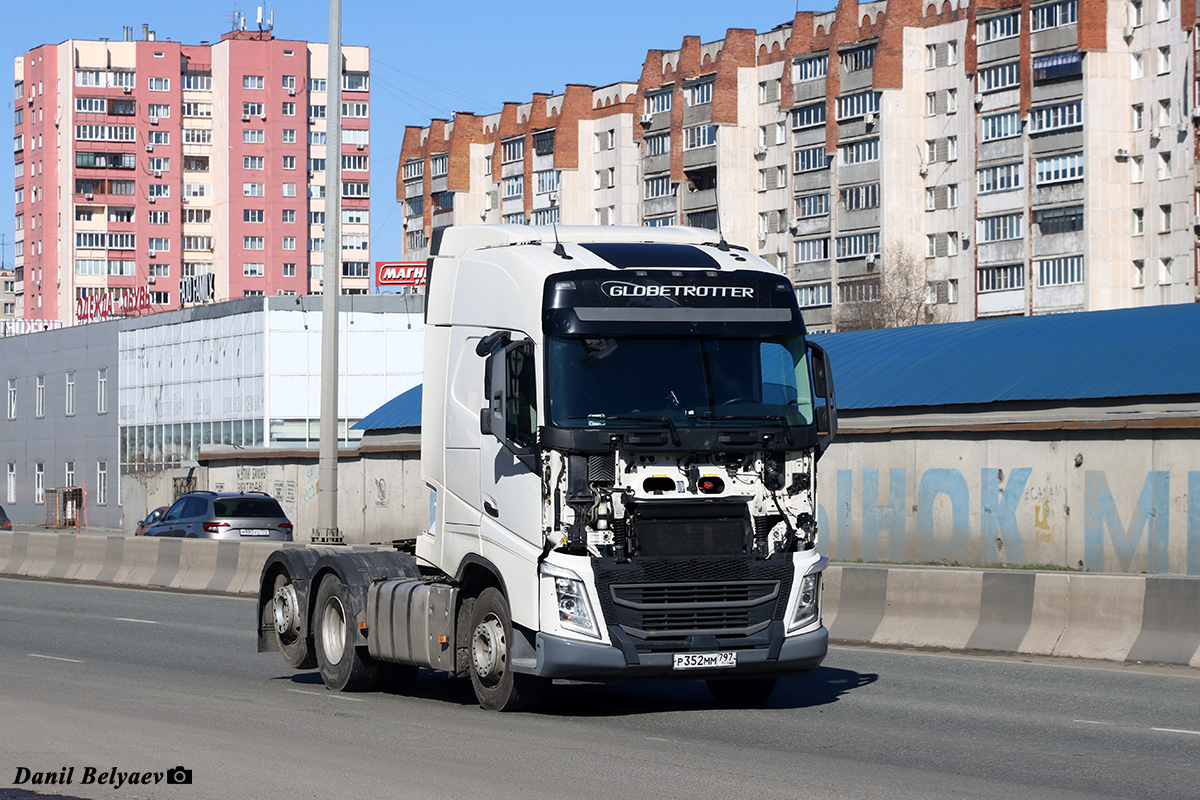 Москва, № Р 352 ММ 797 — Volvo ('2012) FH.460 [X9P]