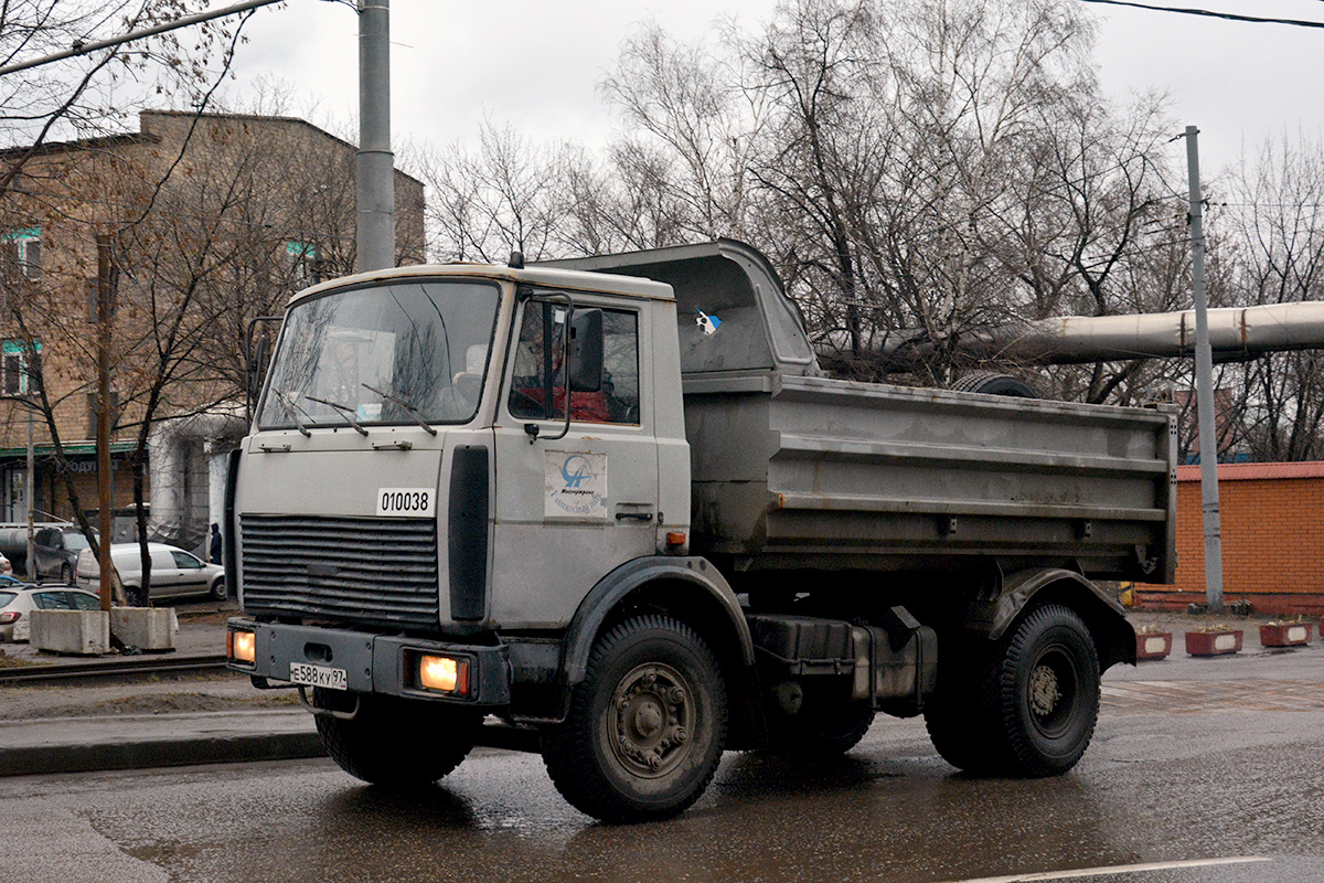 Москва, № 01939 — МАЗ-555102