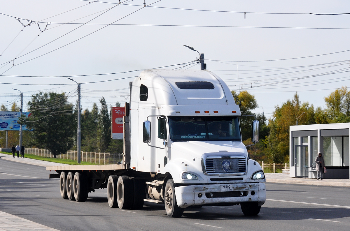 Омская область, № М 500 ТТ 74 — Freightliner Columbia