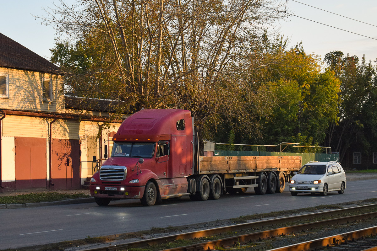 Алтайский край, № Е 754 МУ 122 — Freightliner Columbia