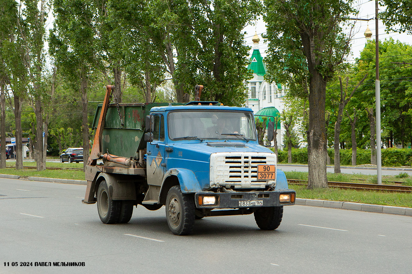 Саратовская область, № Е 833 МВ 164 — ЗИЛ-494560