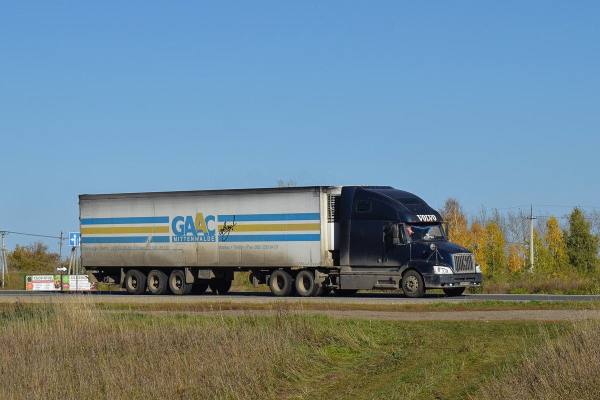 Алтайский край, № В 895 УН 122 — Volvo VN (Общая модель)