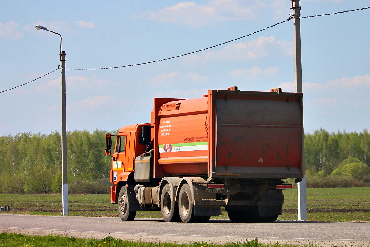 Липецкая область, № О 880 ЕК 48 — КамАЗ-65115-42