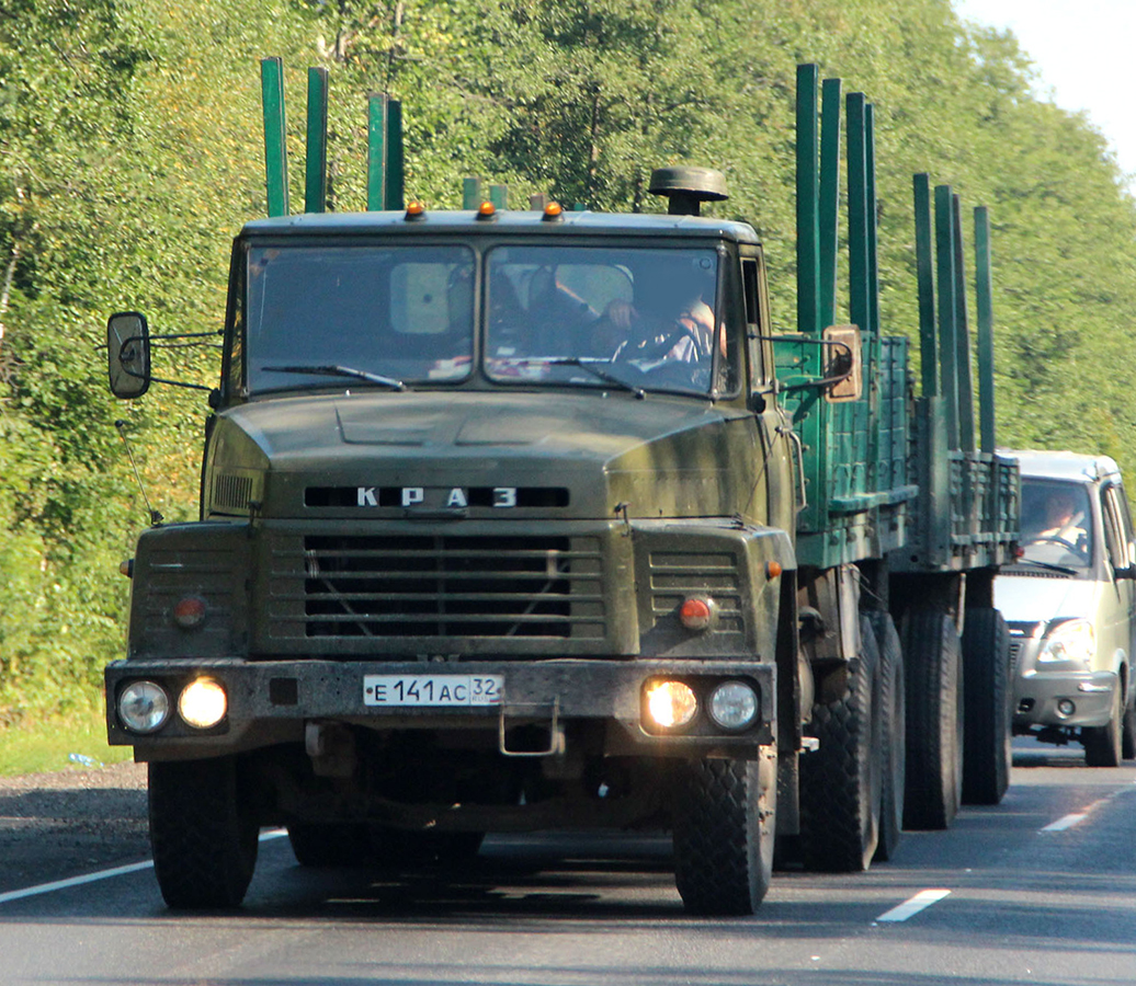 Брянская область, № Е 141 АС 32 — КрАЗ-250