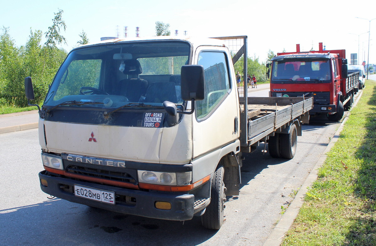 Приморский край, № Е 028 МВ 125 — Mitsubishi Fuso Canter
