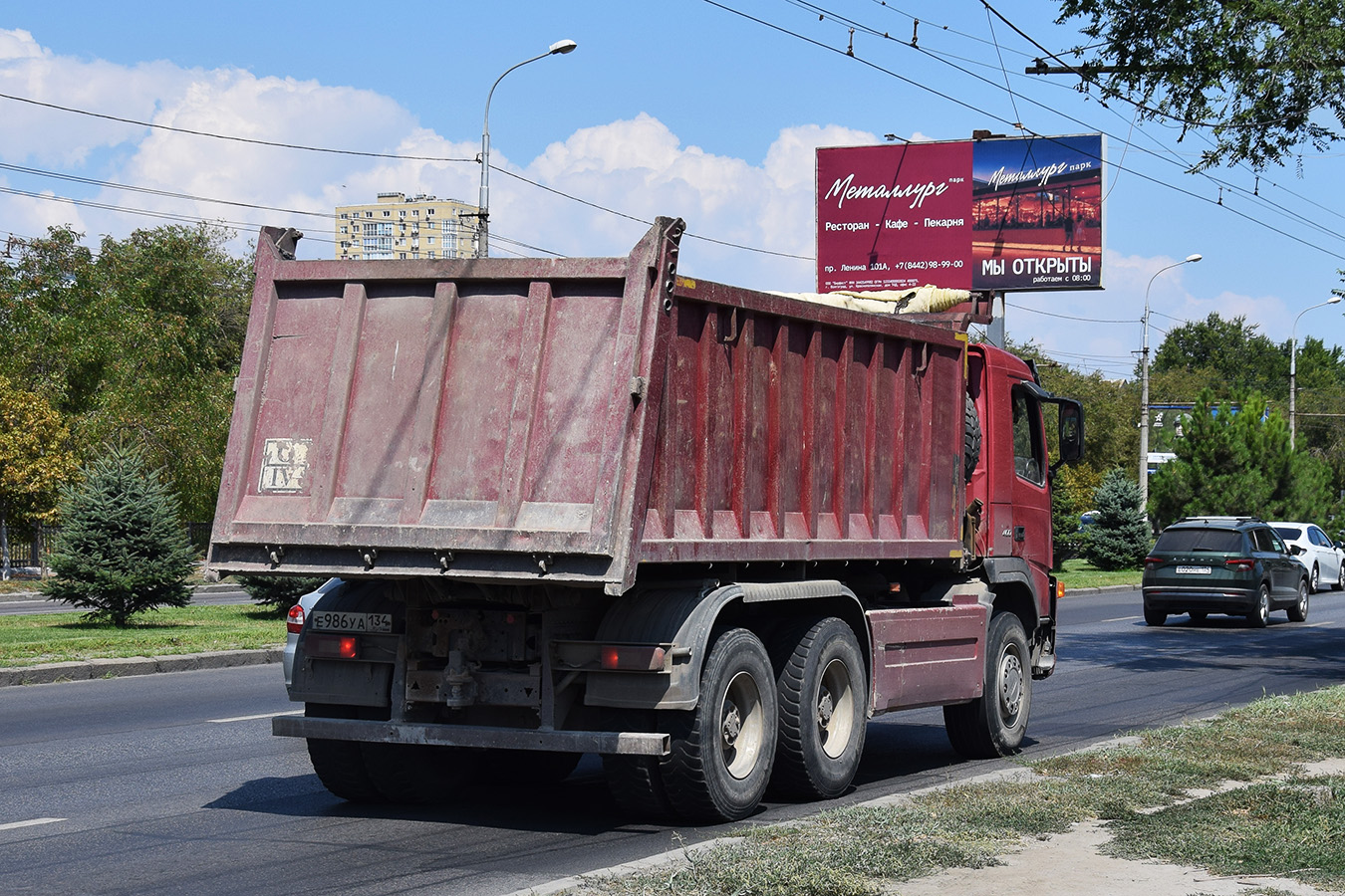 Волгоградская область, № Е 986 УА 134 — Volvo ('2002) FM12.400