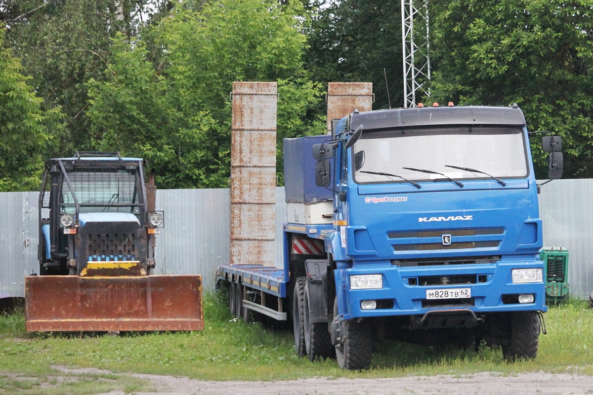 Рязанская область, № М 828 ТВ 62 — КамАЗ-65225-53; Рязанская область — Спецтехника с нечитаемыми на фото номерами; Транспортные средства без номеров (Рязанская область)
