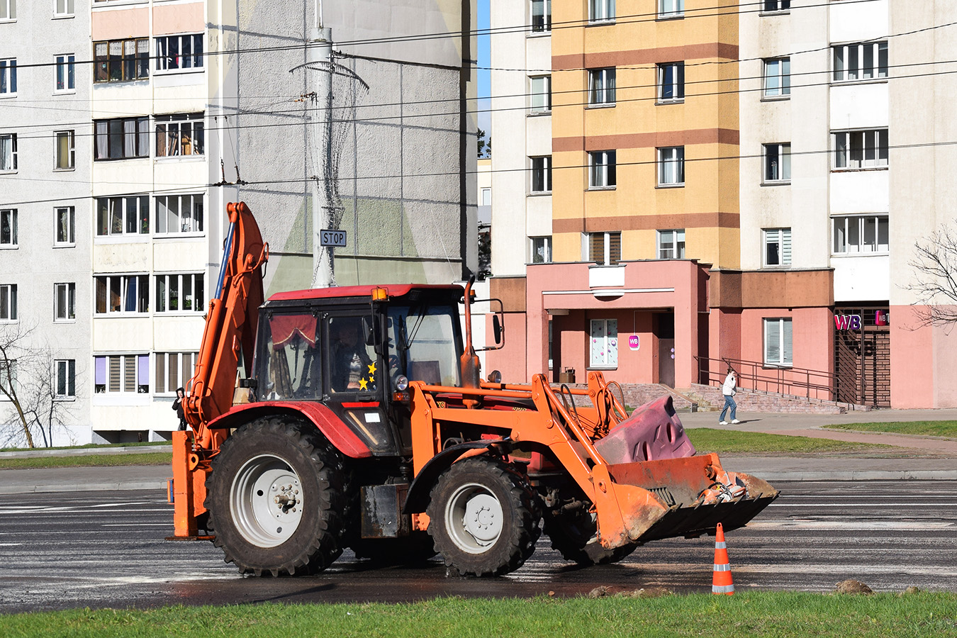 Минск — Спецтехника с нечитаемыми на фото номерами