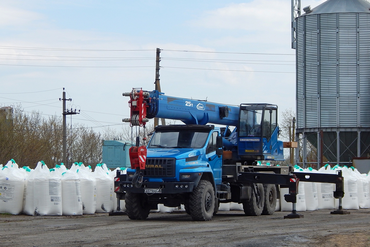 Воронежская область, № В 371 ЕК 136 — Урал NEXT (общая модель)