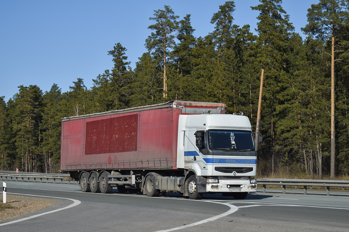 Алтайский край, № А 217 УА 122 — Renault Premium ('1996)