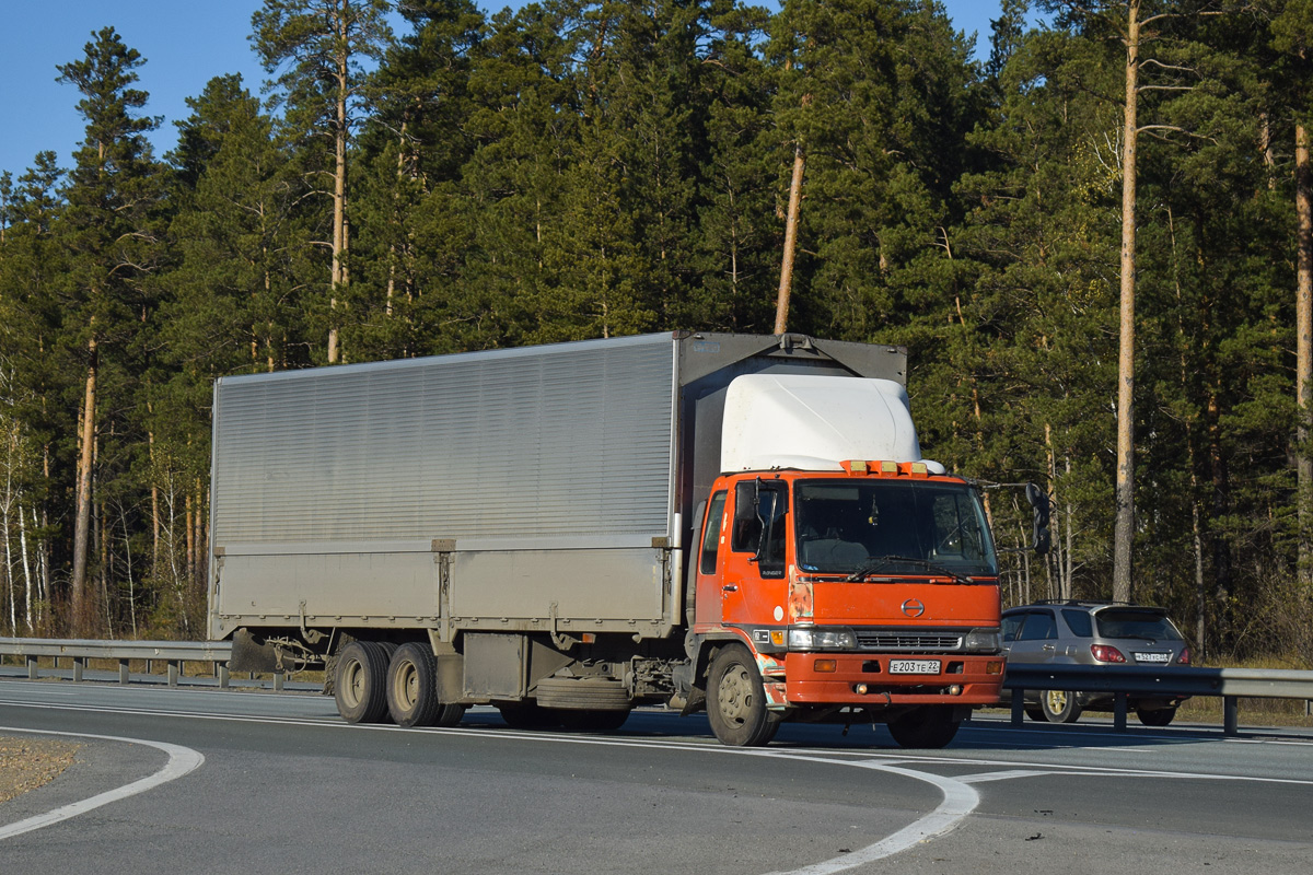 Алтайский край, № Е 203 ТЕ 22 — Hino Ranger